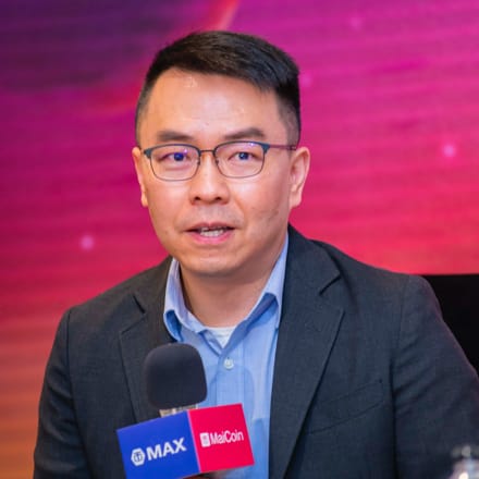刘世伟照片